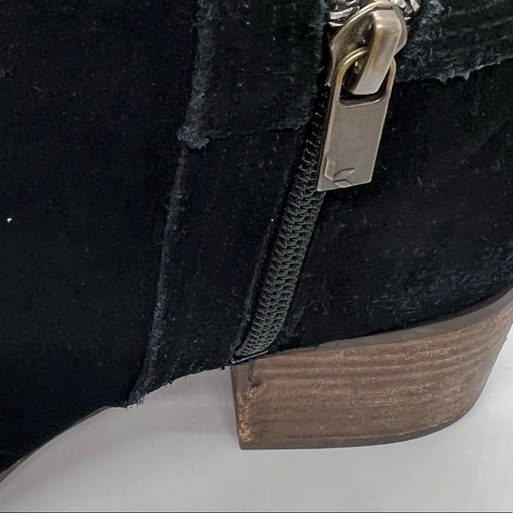 KOOLABURRA by UGG Women's Suede Thia
Ankle Boot US Size 6.5 - Picture 9 of 11